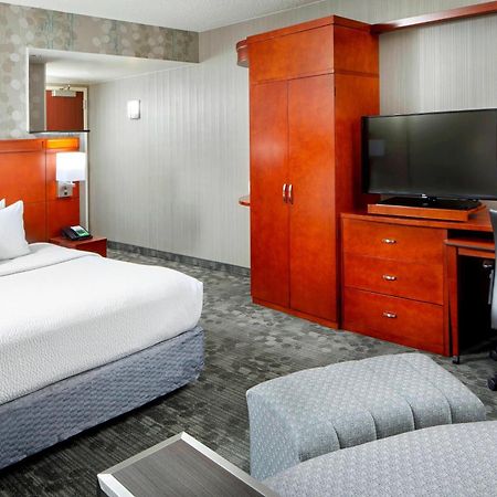 מלון Courtyard By Marriott San Antonio Six Flags At The Rim מראה חיצוני תמונה