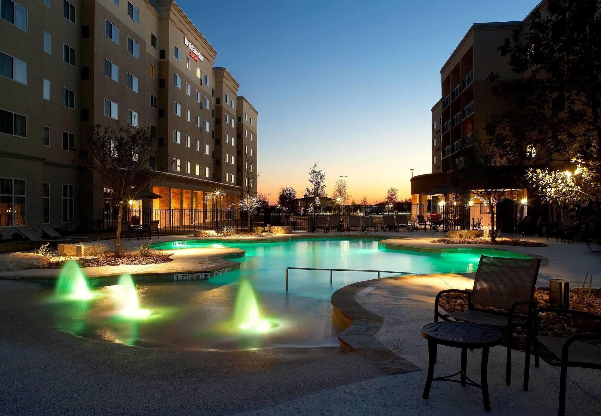 מלון Courtyard By Marriott San Antonio Six Flags At The Rim מראה חיצוני תמונה